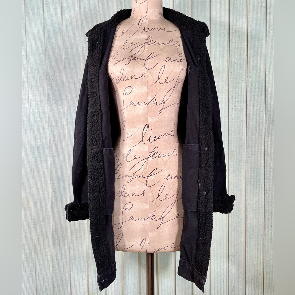 Black dark washed long button down denim jacket coat w/ faux shearling trim MED
